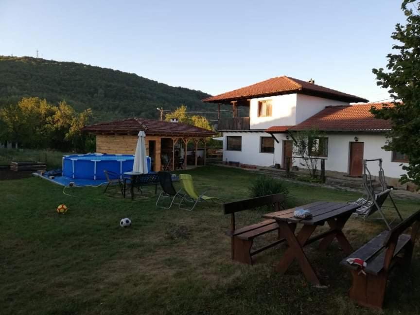 Guest House Yana Tŭrkasheni Exterior foto